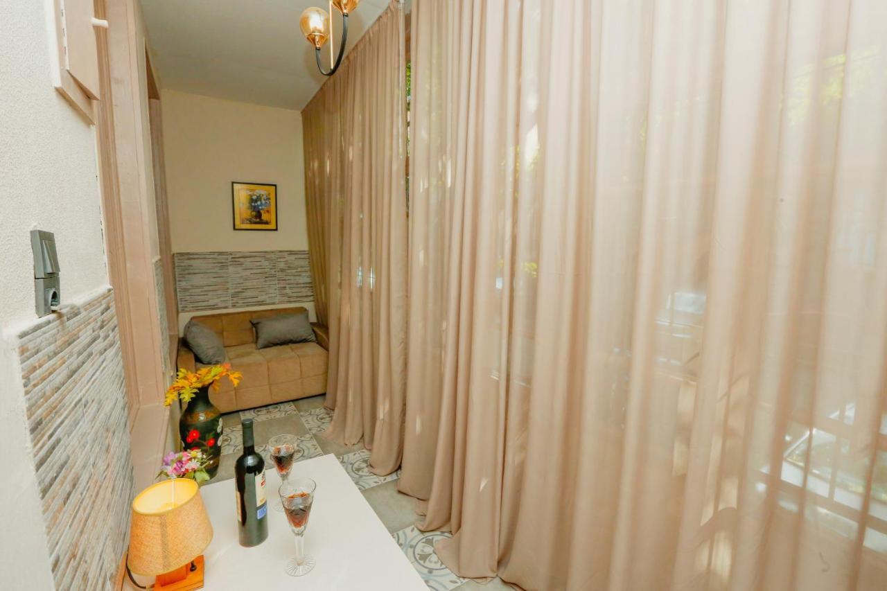 Apartamento Old Tbilisi N&M Exterior foto