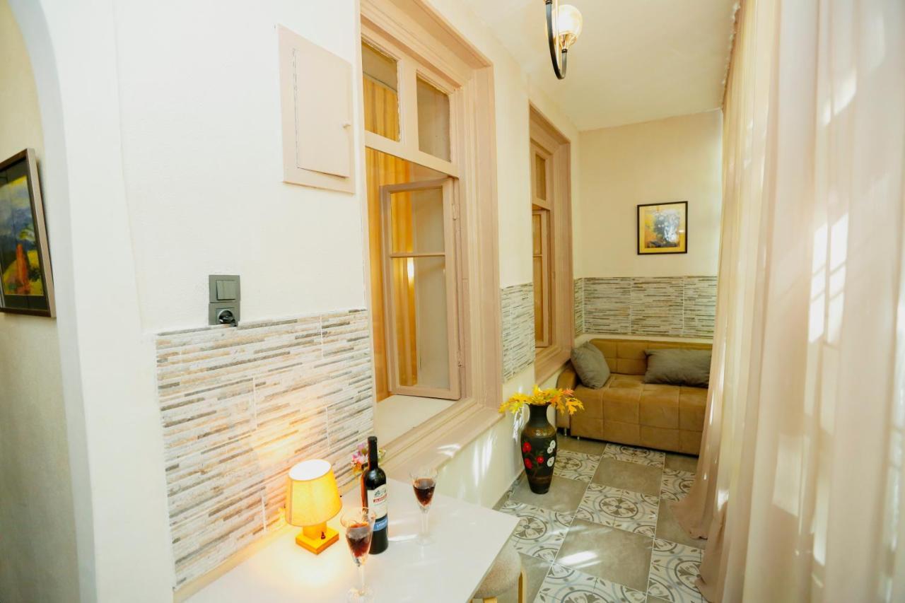 Apartamento Old Tbilisi N&M Exterior foto